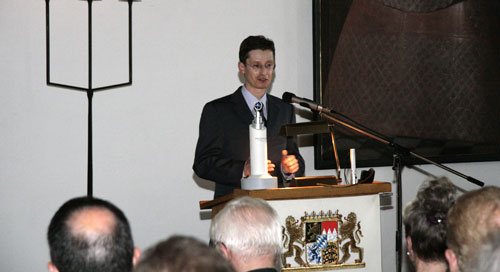 Dr. Lemmer spricht über die astronomische Symbolik der Gedenksäule